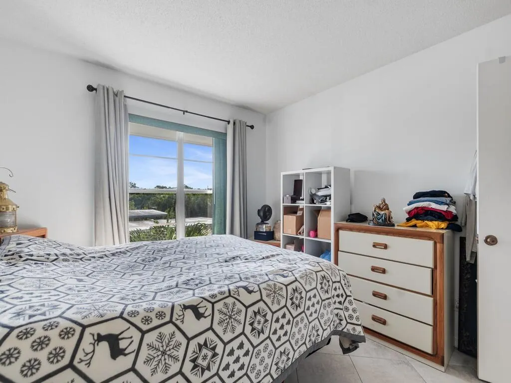200 GREYTWIG Road #213