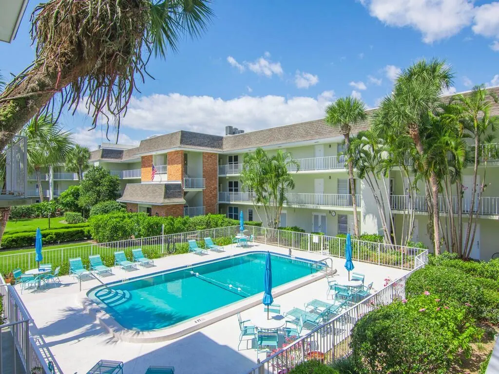 200 GREYTWIG Road #213