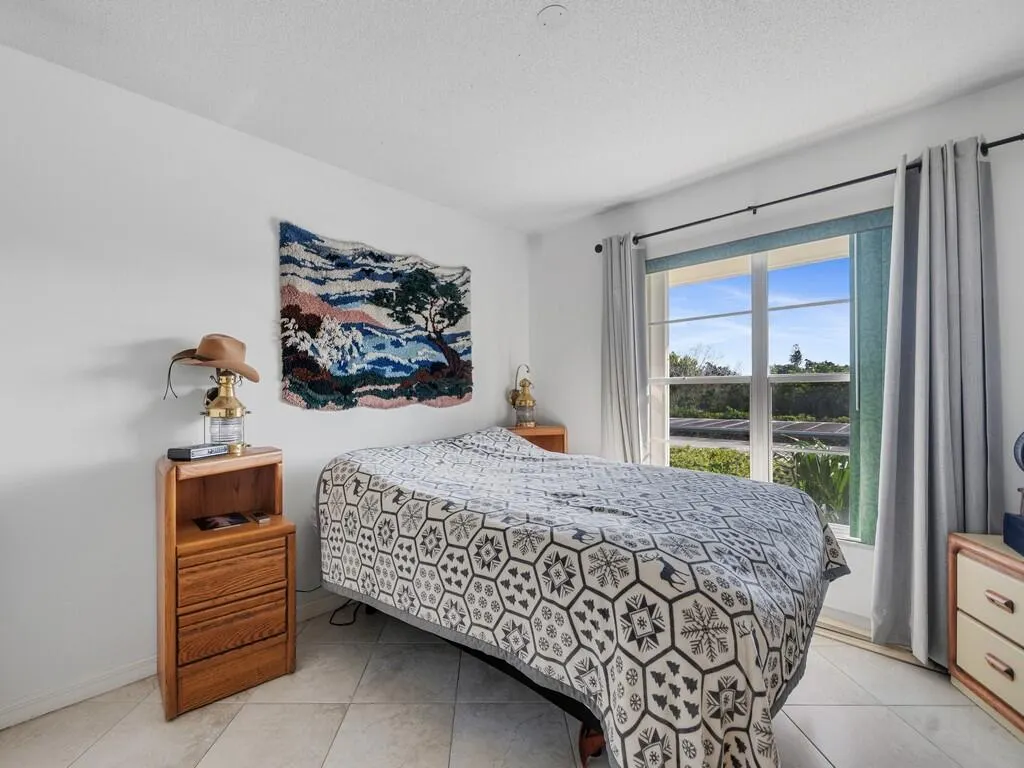 200 GREYTWIG Road #213