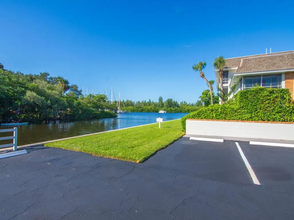 200 GREYTWIG Road #213