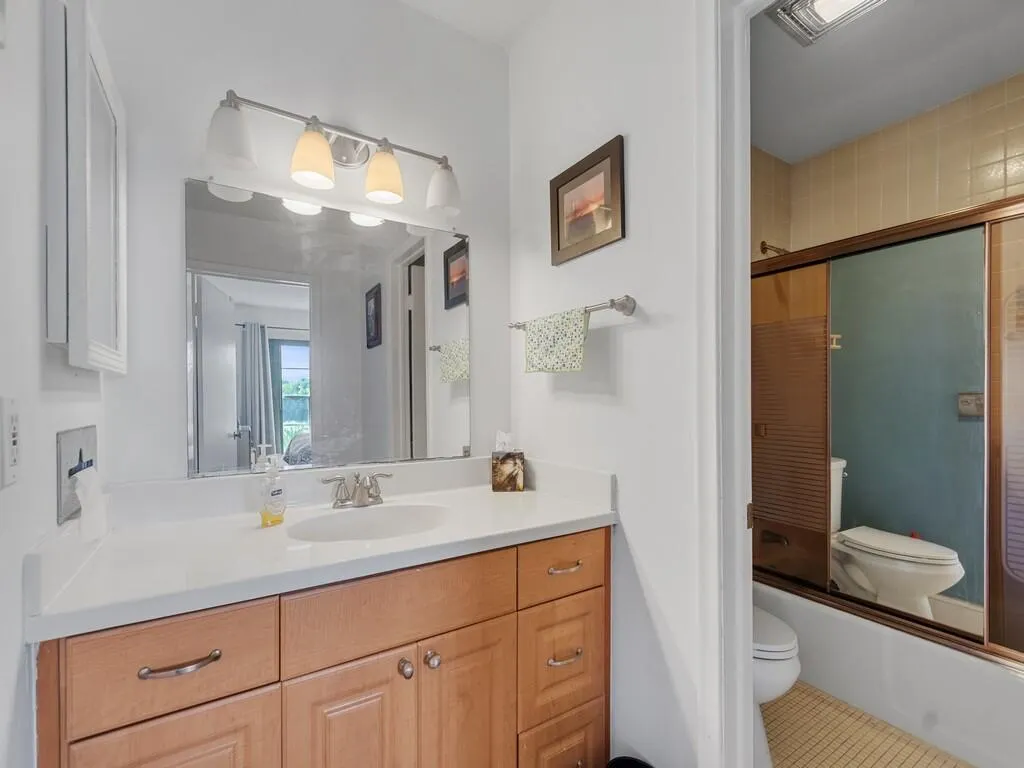 200 GREYTWIG Road #213