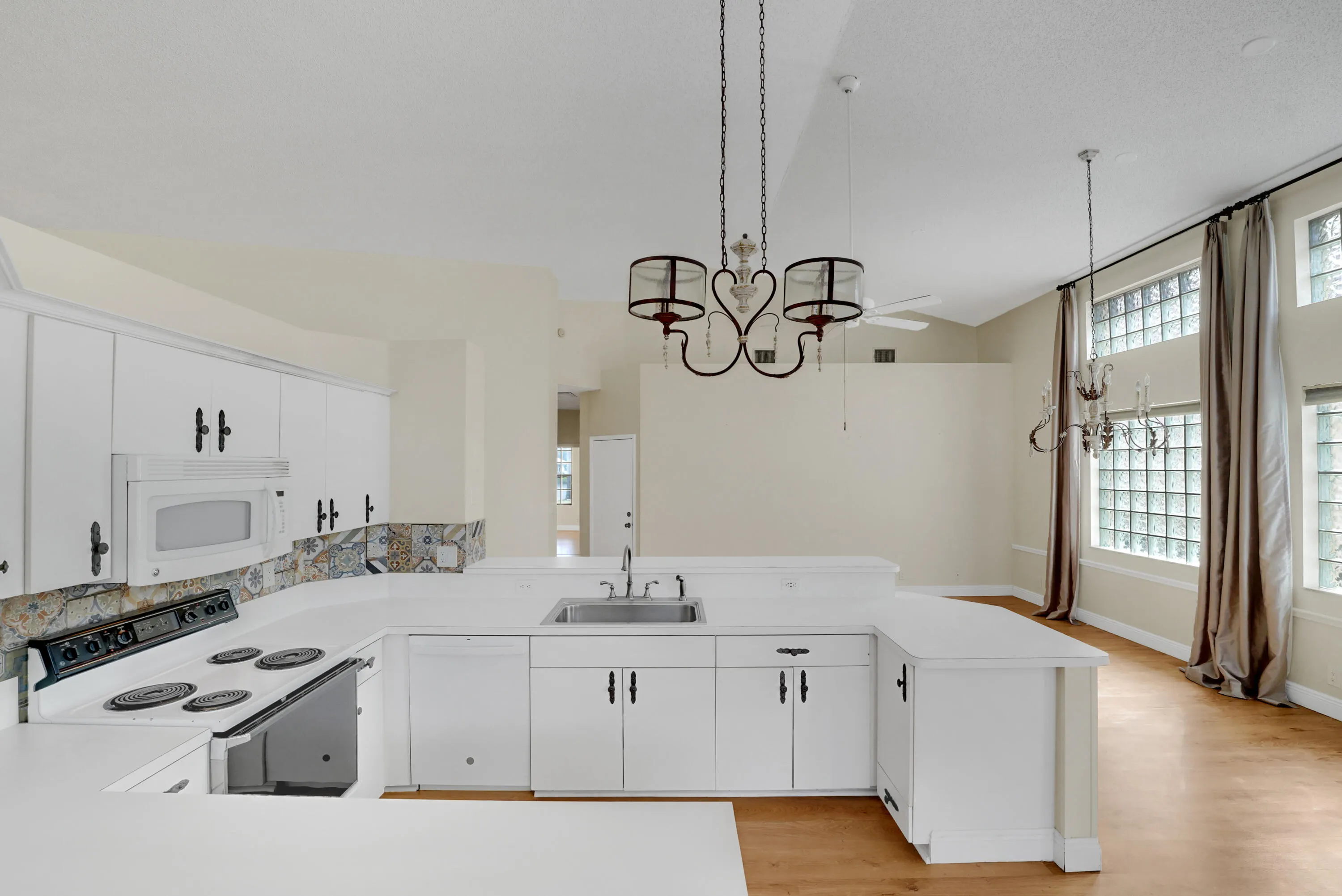 9080 Villa Portofino Circle