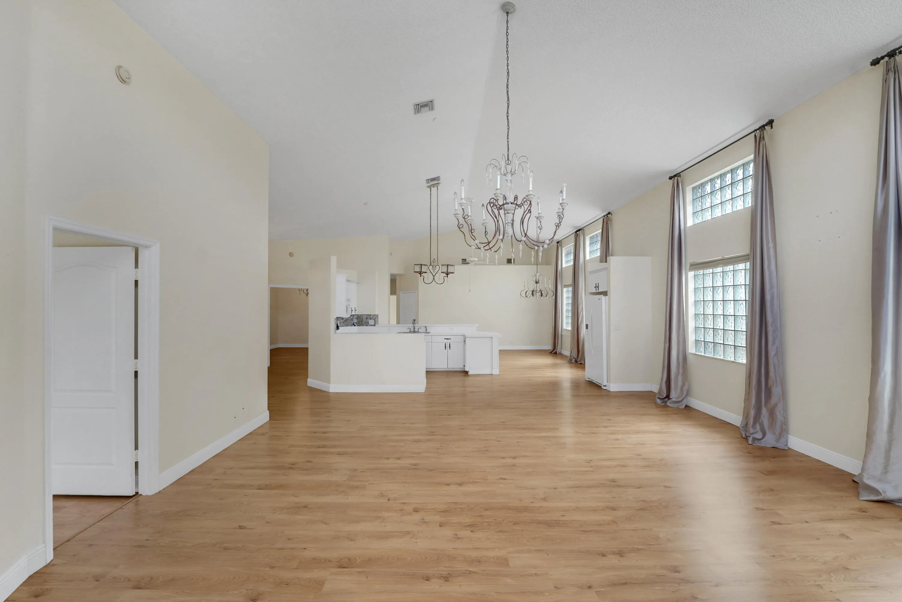 9080 Villa Portofino Circle