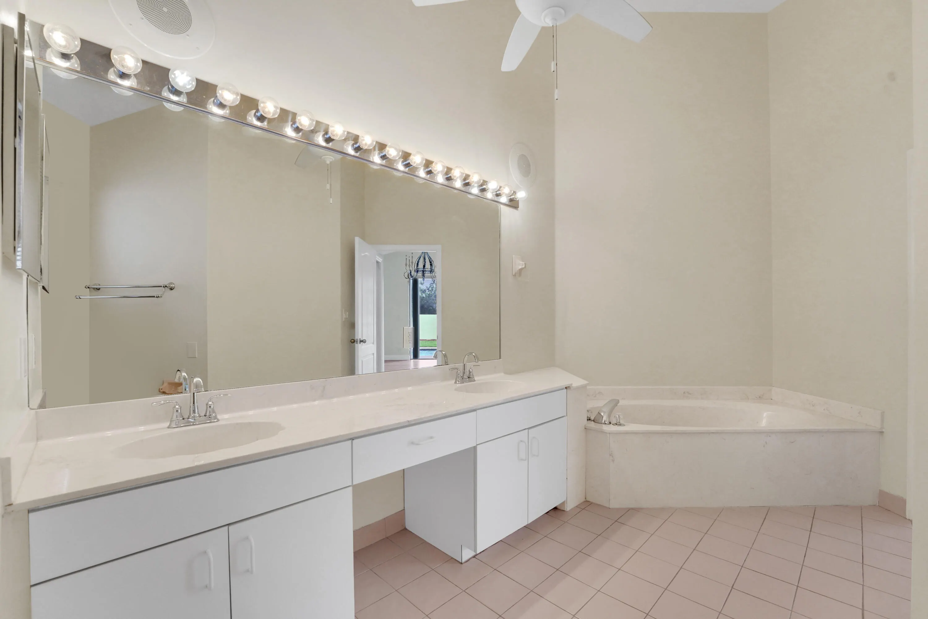 9080 Villa Portofino Circle