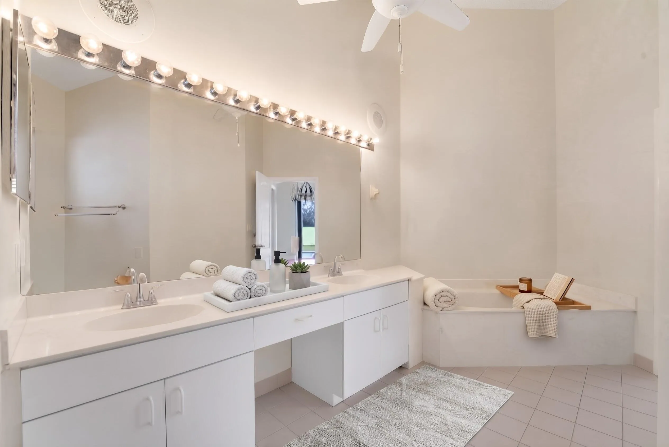 9080 Villa Portofino Circle