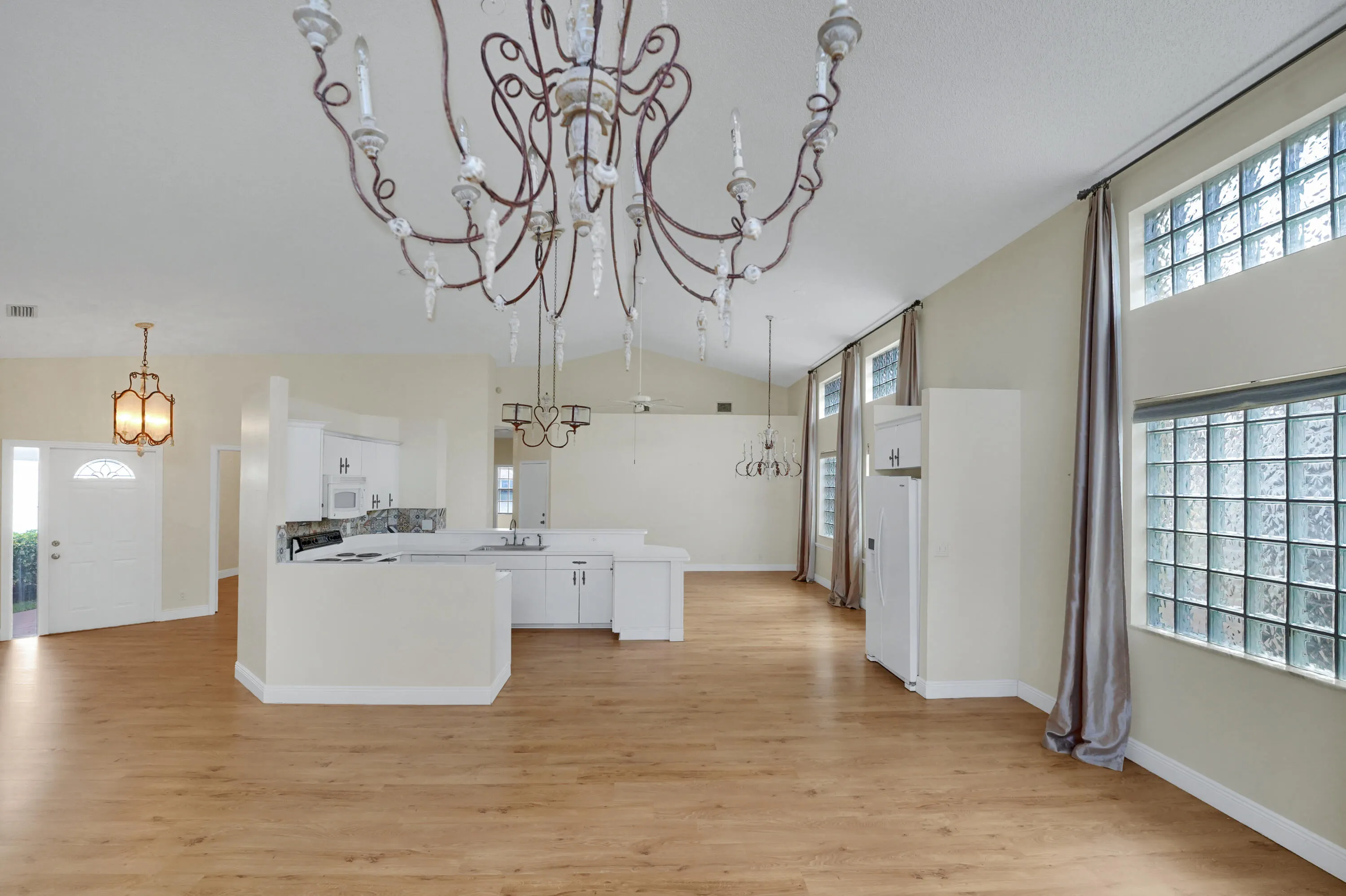 9080 Villa Portofino Circle