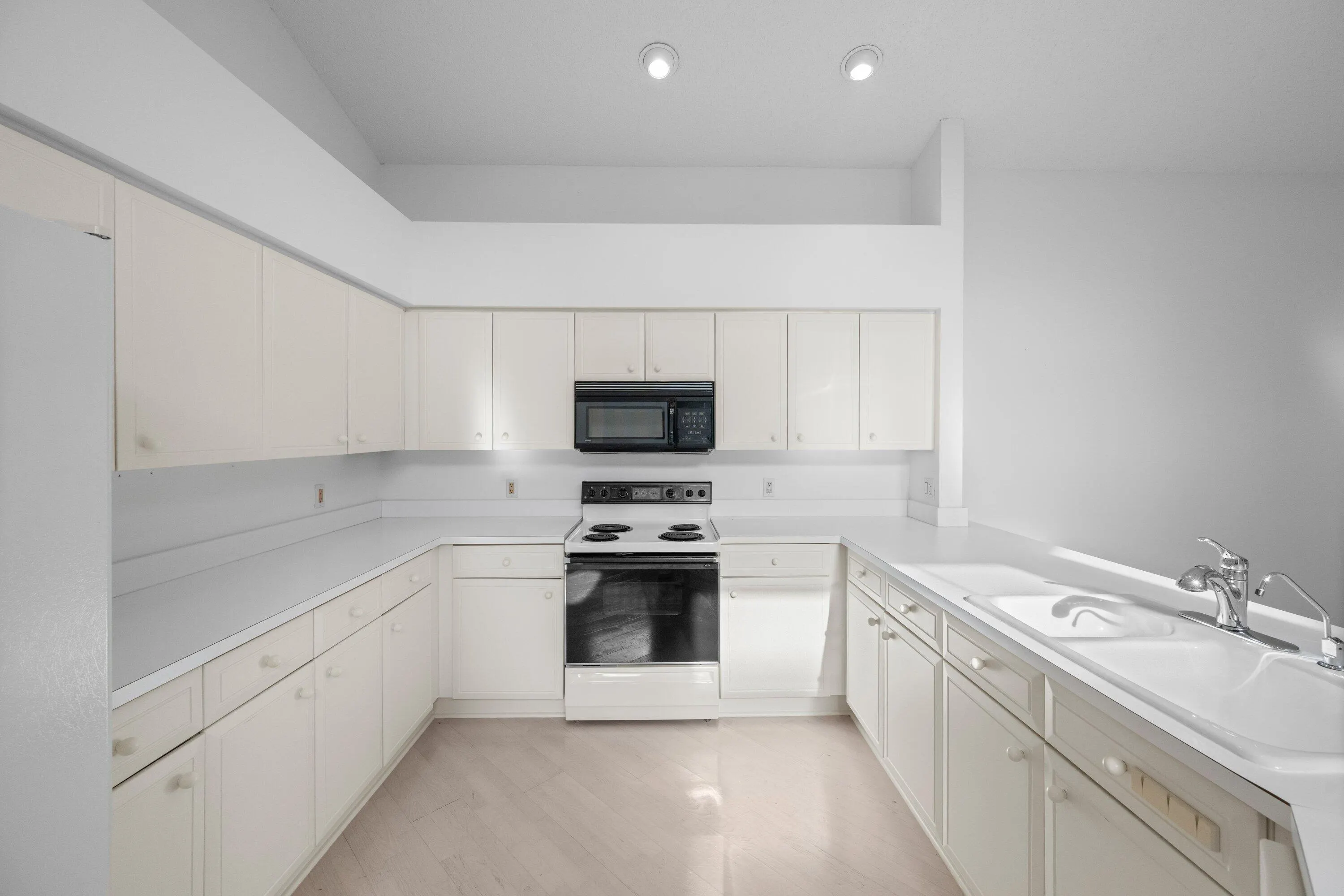 12563 MALLET Circle