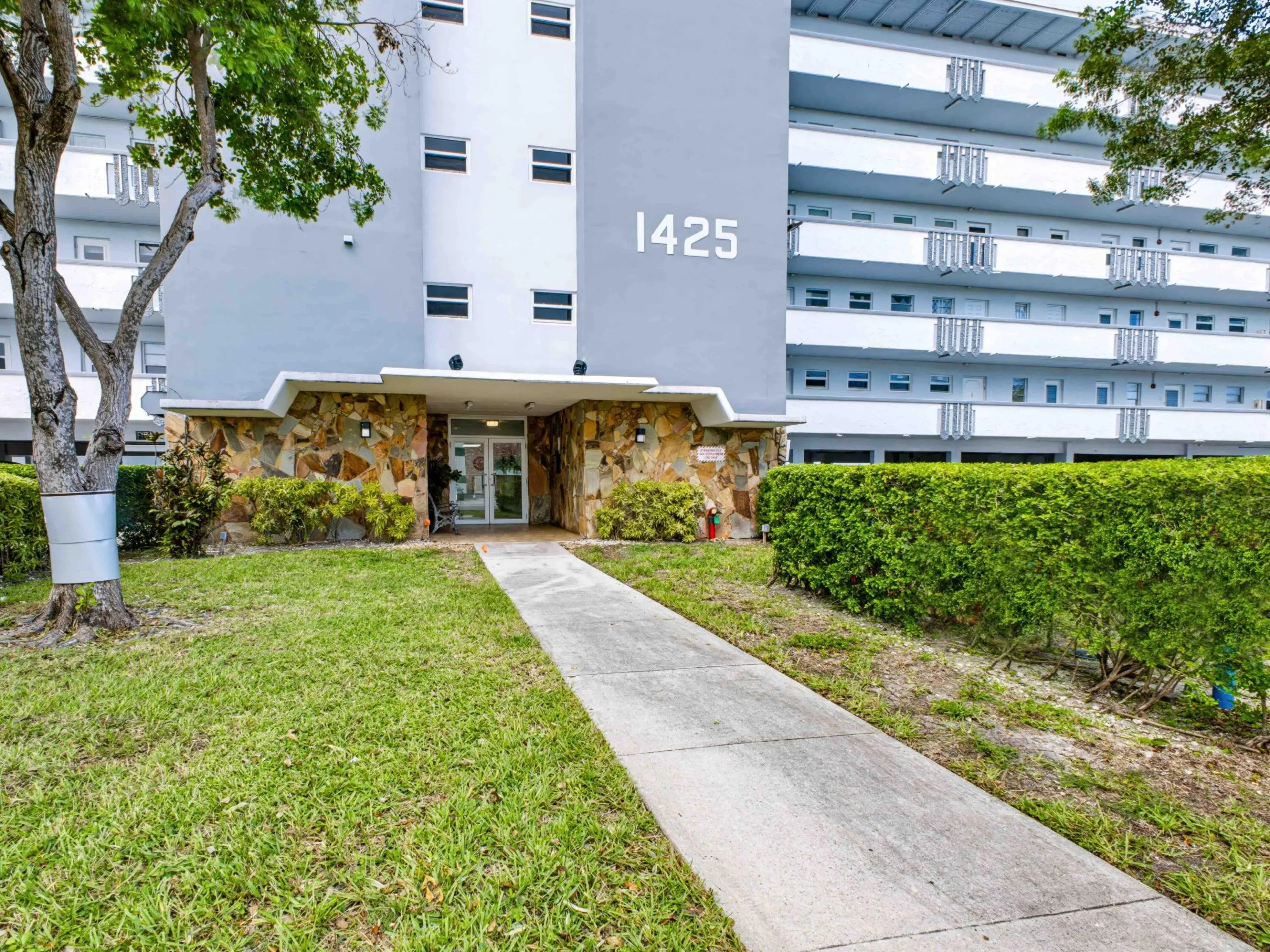 1425 ATLANTIC SHORES Boulevard #307