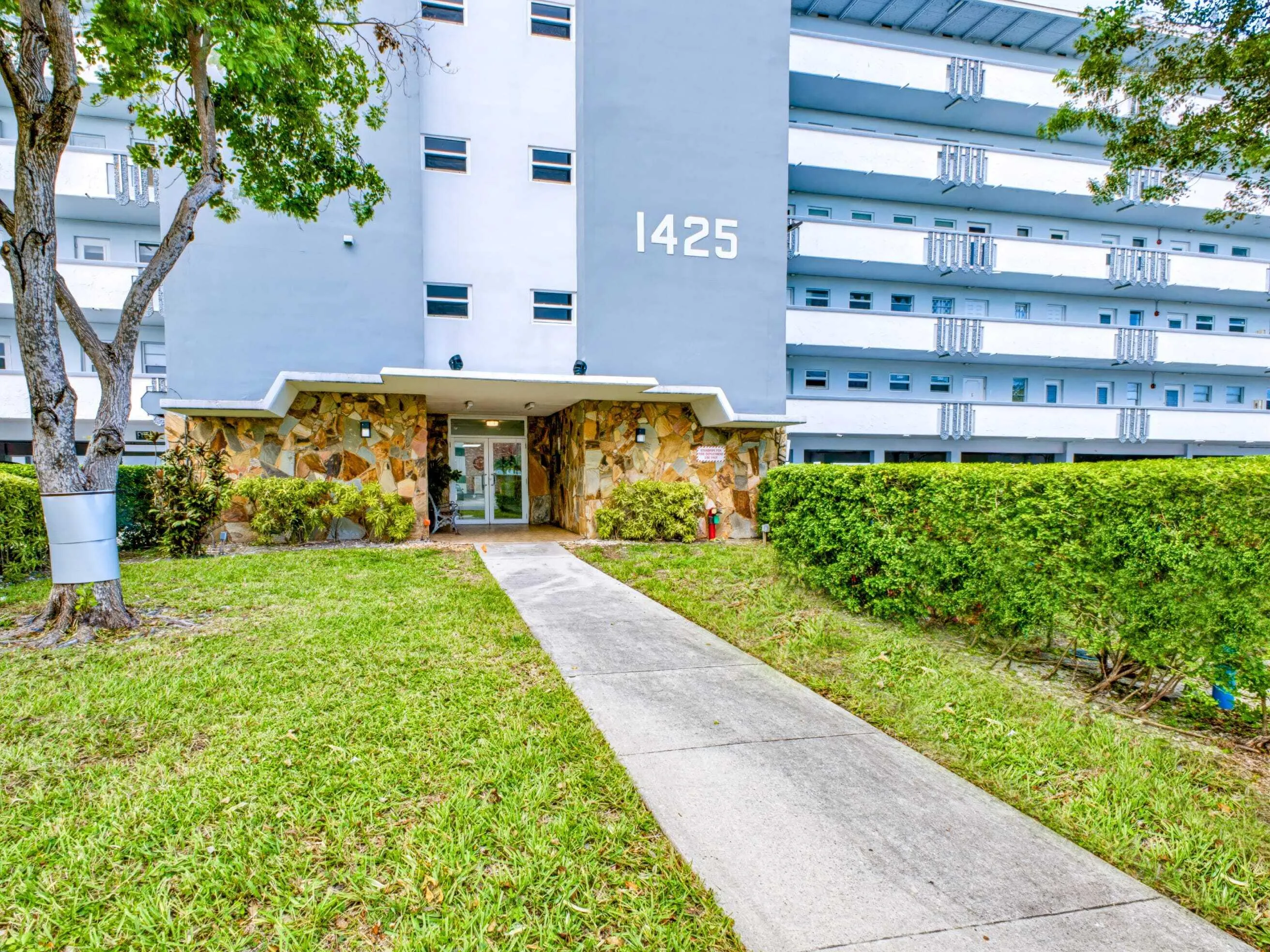 1425 ATLANTIC SHORES Boulevard #307
