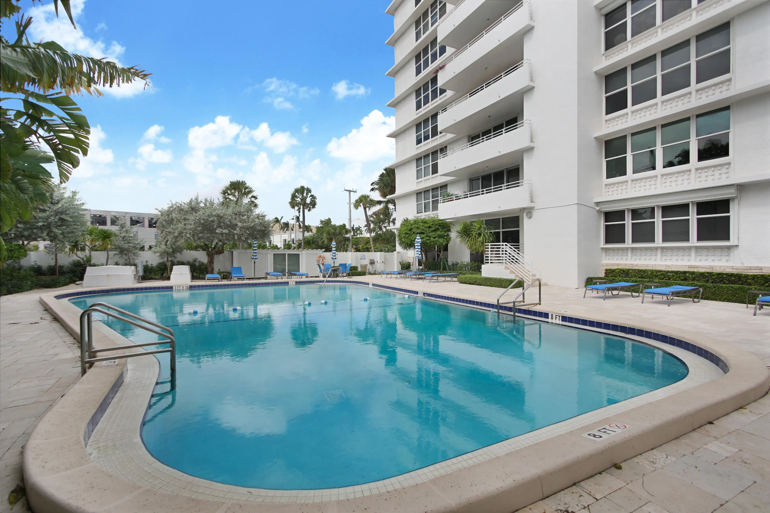 888 INTRACOASTAL Drive #16E