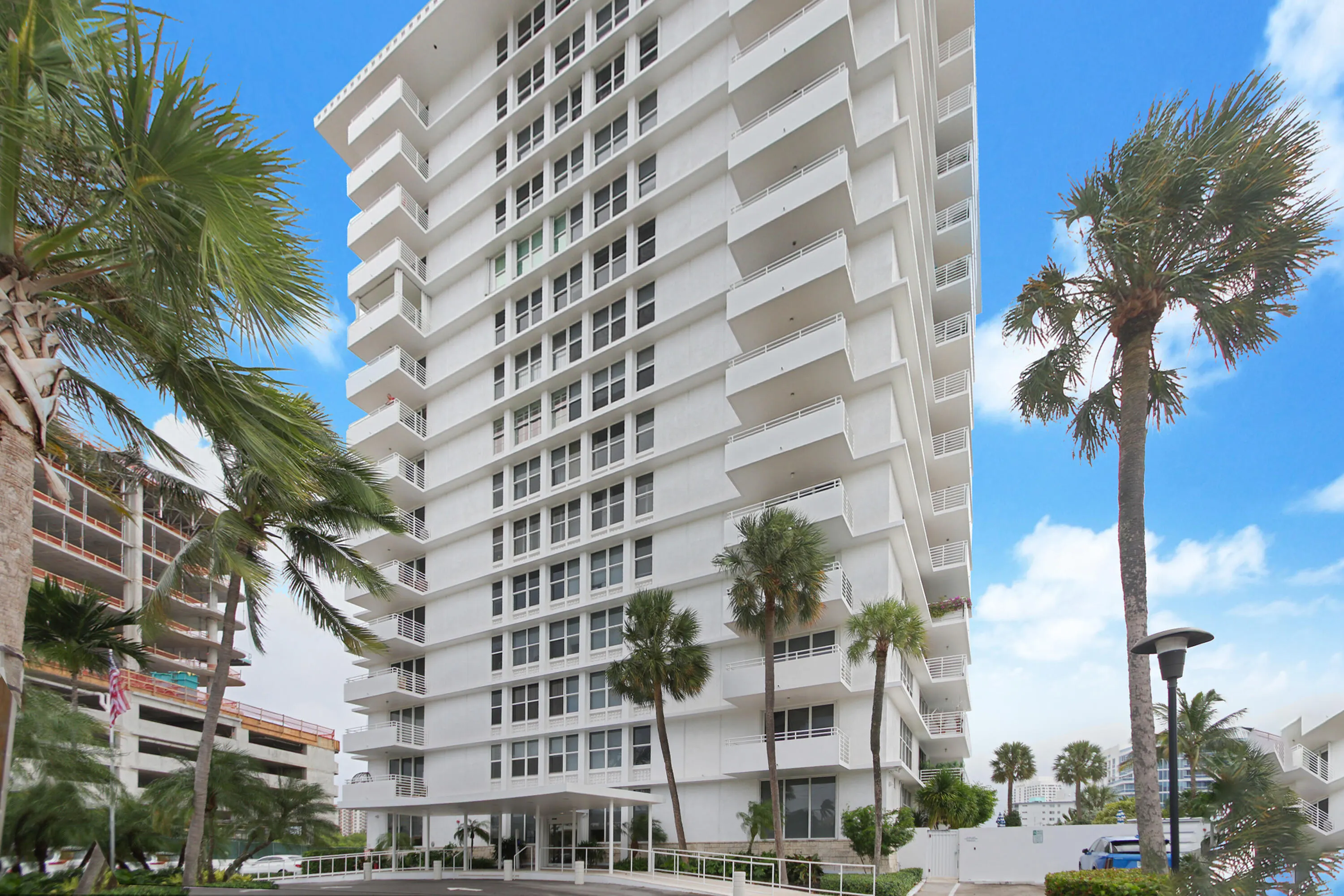 888 INTRACOASTAL Drive #16E