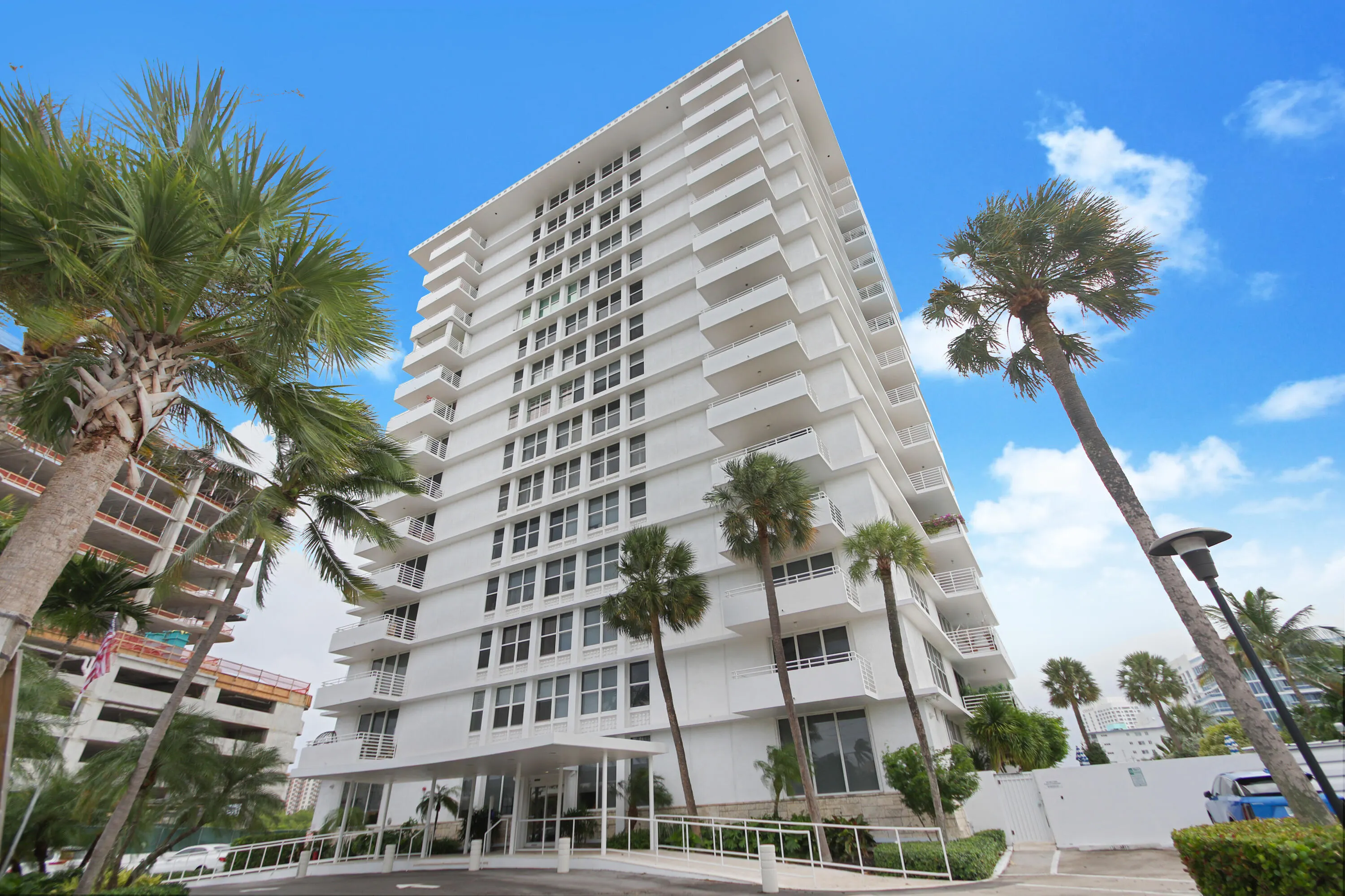 888 INTRACOASTAL Drive #16E