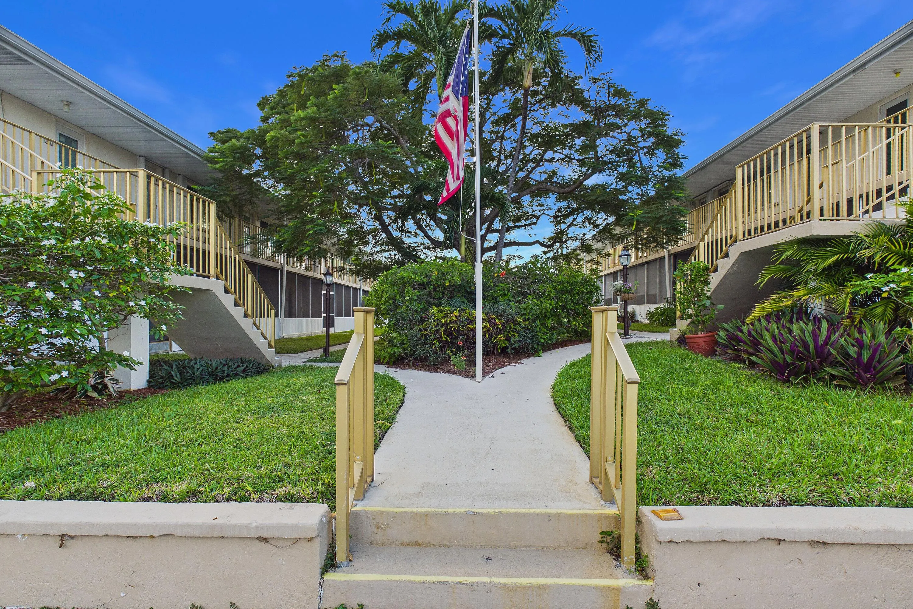11 SW 4TH Avenue #20