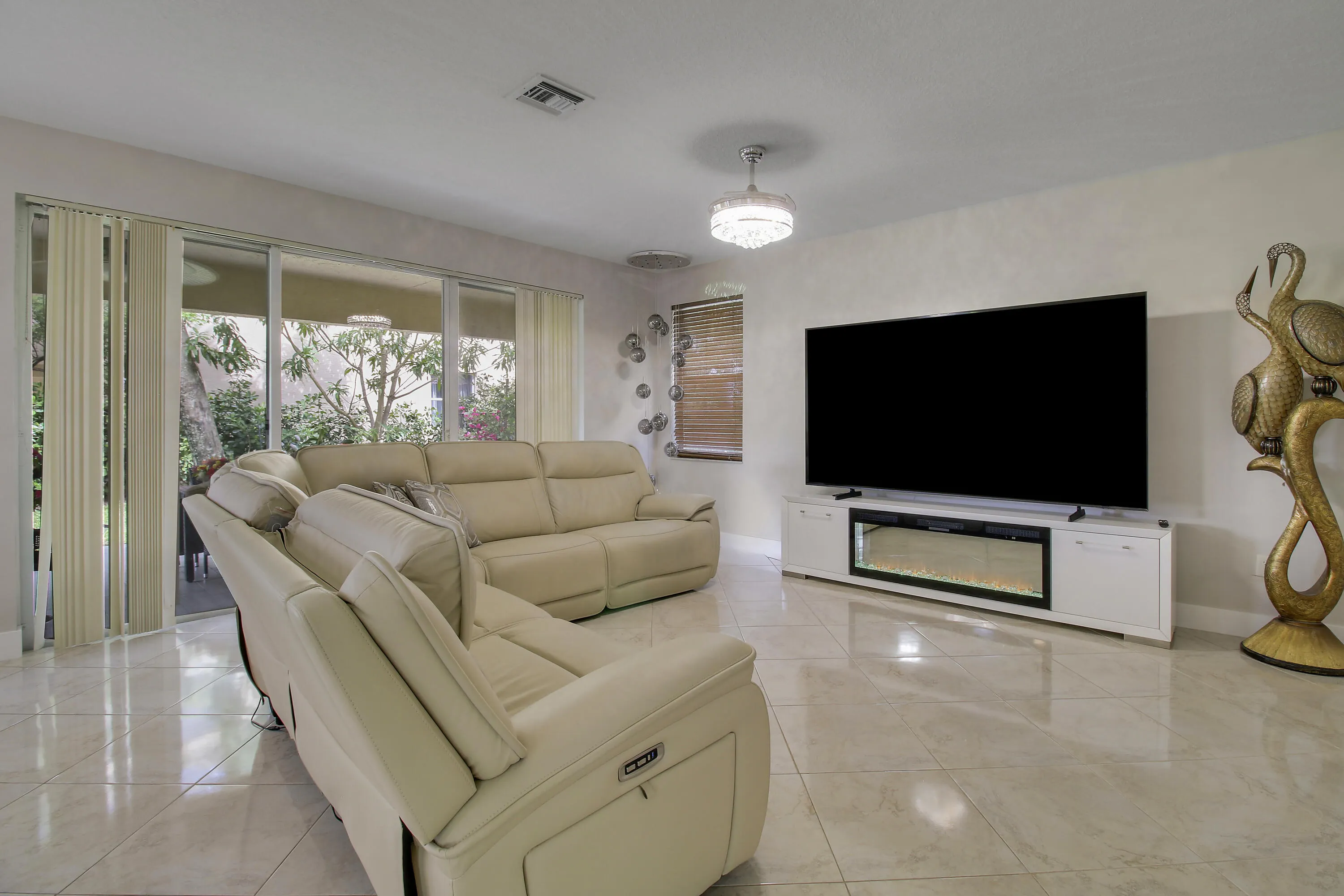 2174 Balsan Way