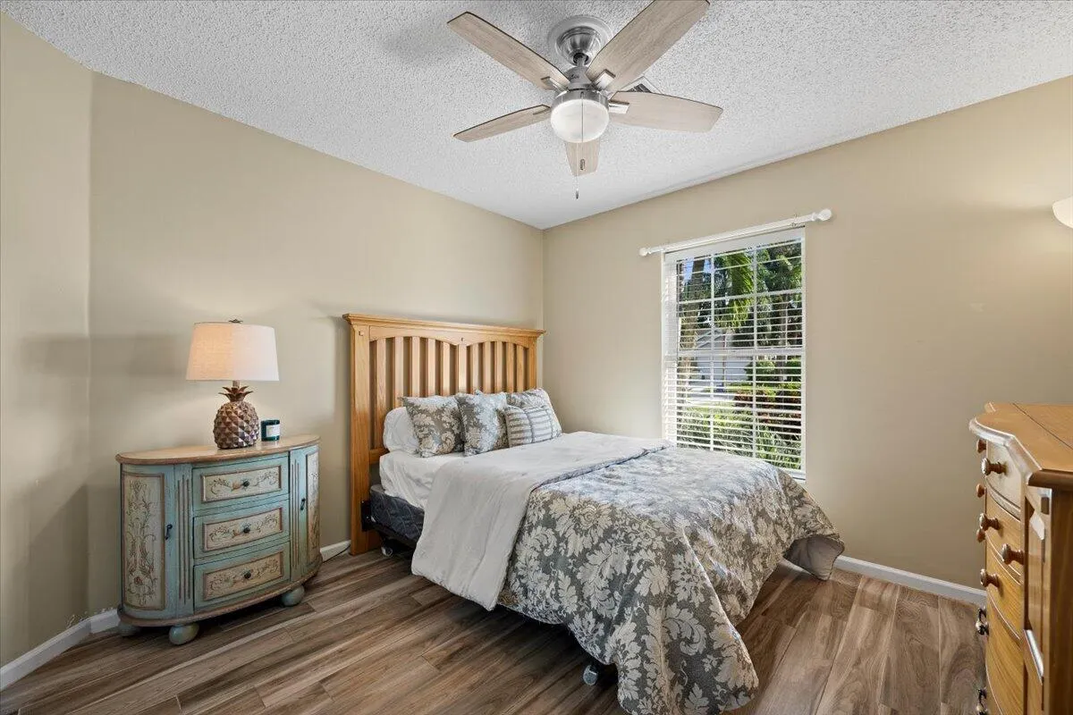 13016 MEADOWBREEZE Drive