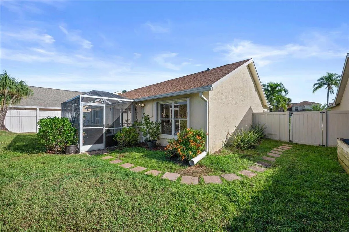 13016 MEADOWBREEZE Drive