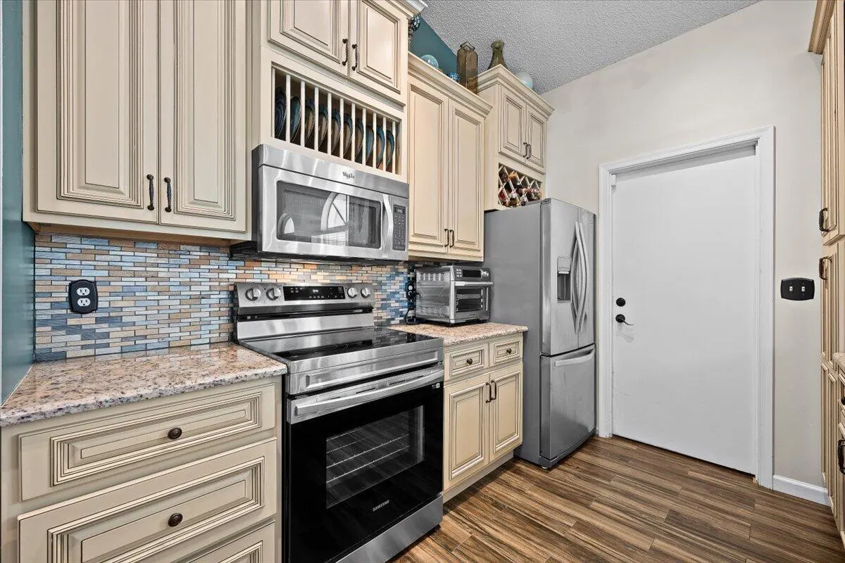 13016 MEADOWBREEZE Drive