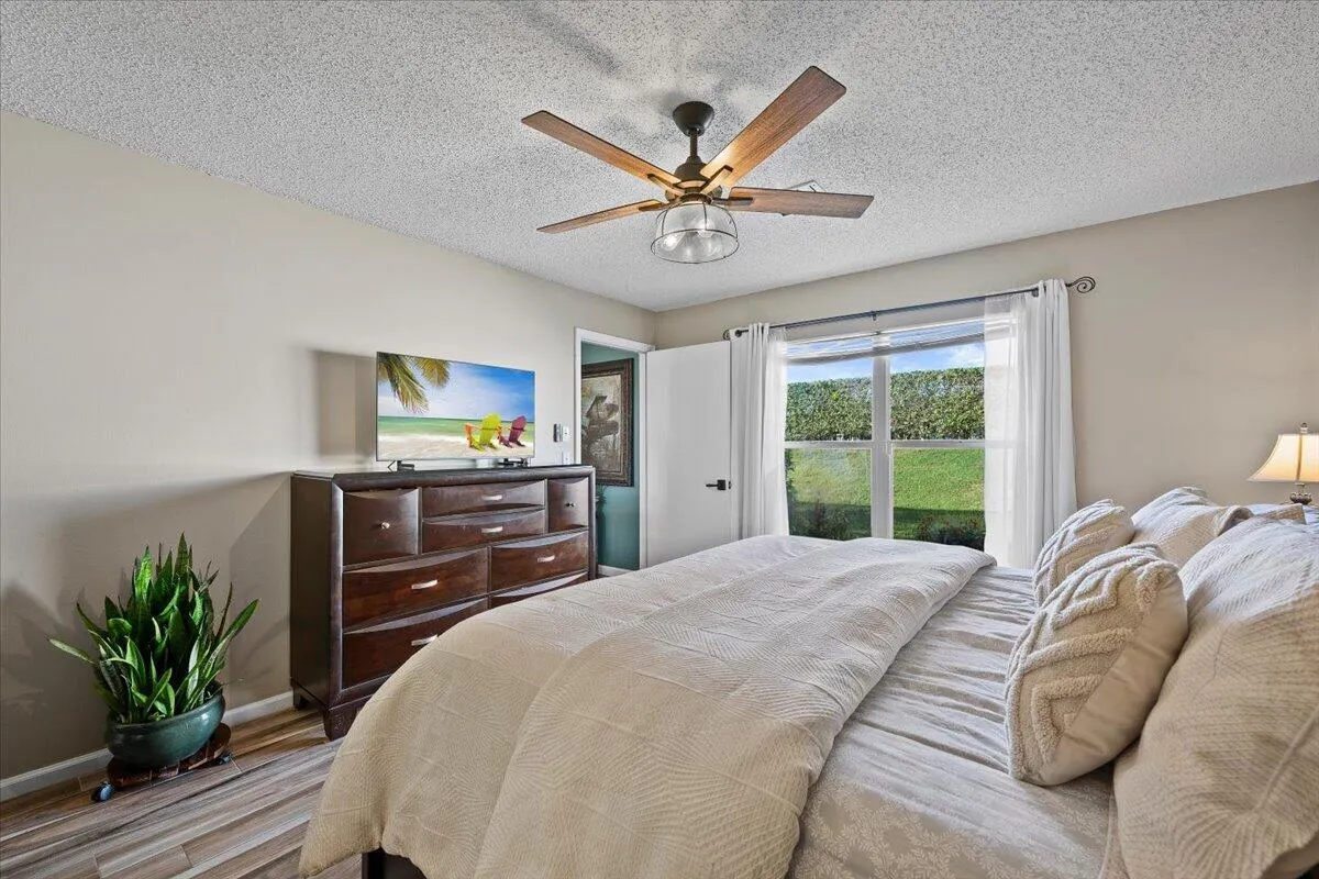13016 MEADOWBREEZE Drive