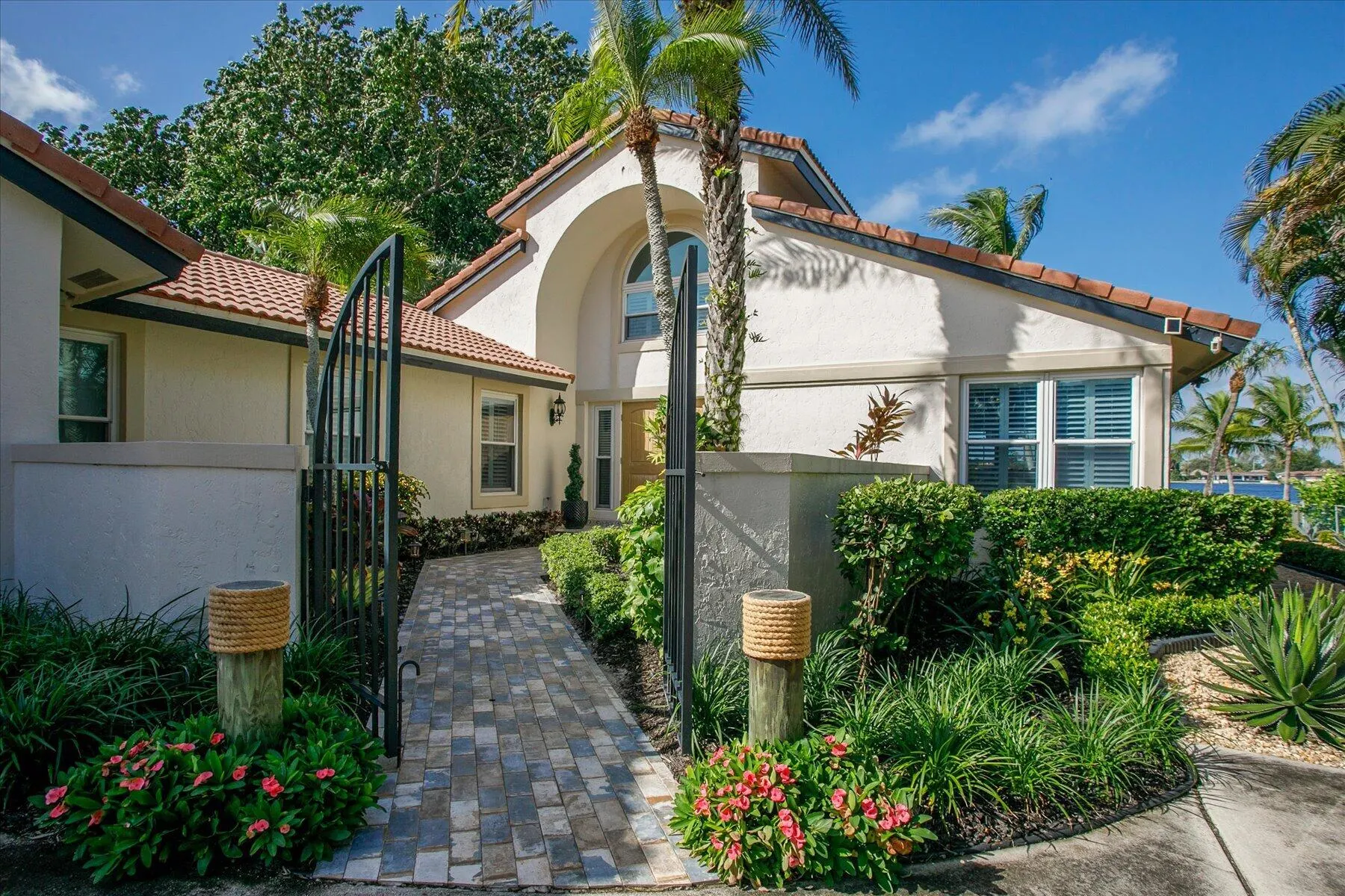2092 CIRCLE PLACE Drive