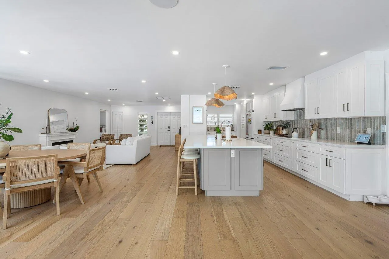 319 NW 15TH Street