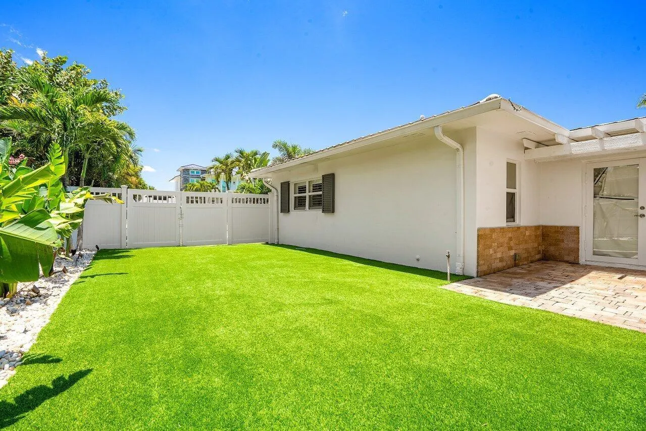 319 NW 15TH Street
