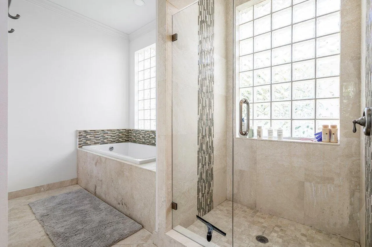 319 NW 15TH Street