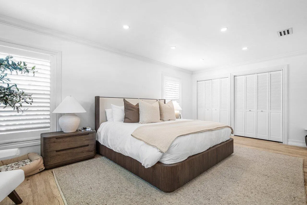 319 NW 15TH Street