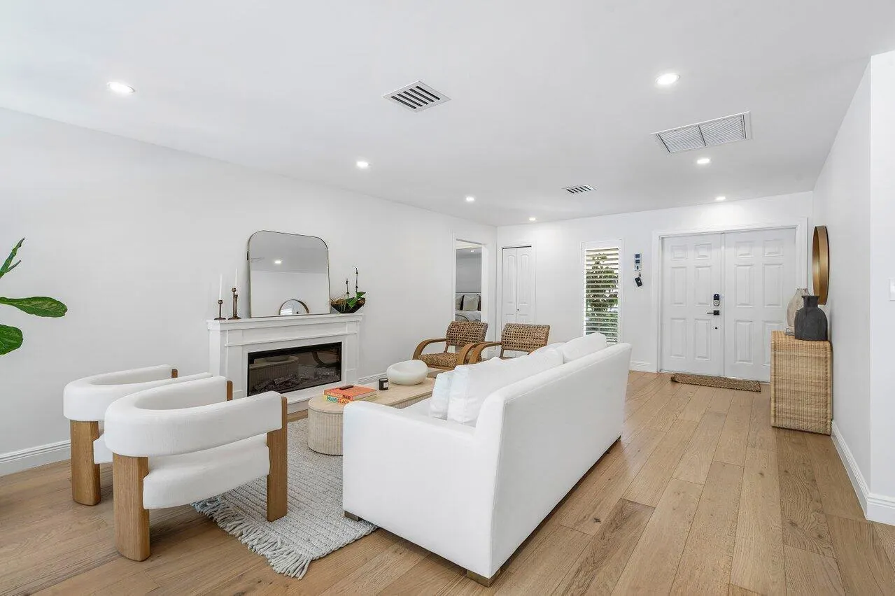 319 NW 15TH Street