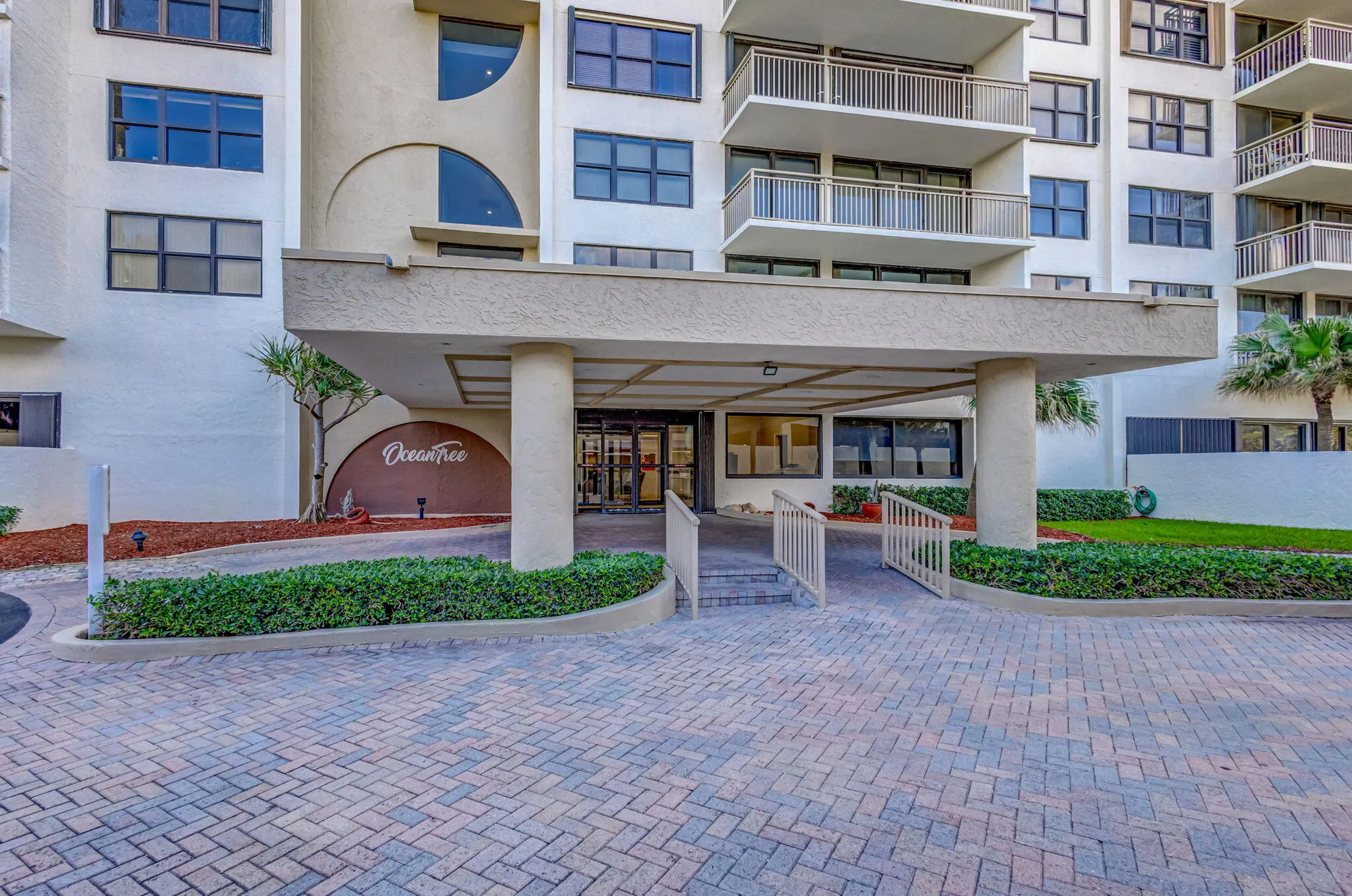3400 N OCEAN Drive #807
