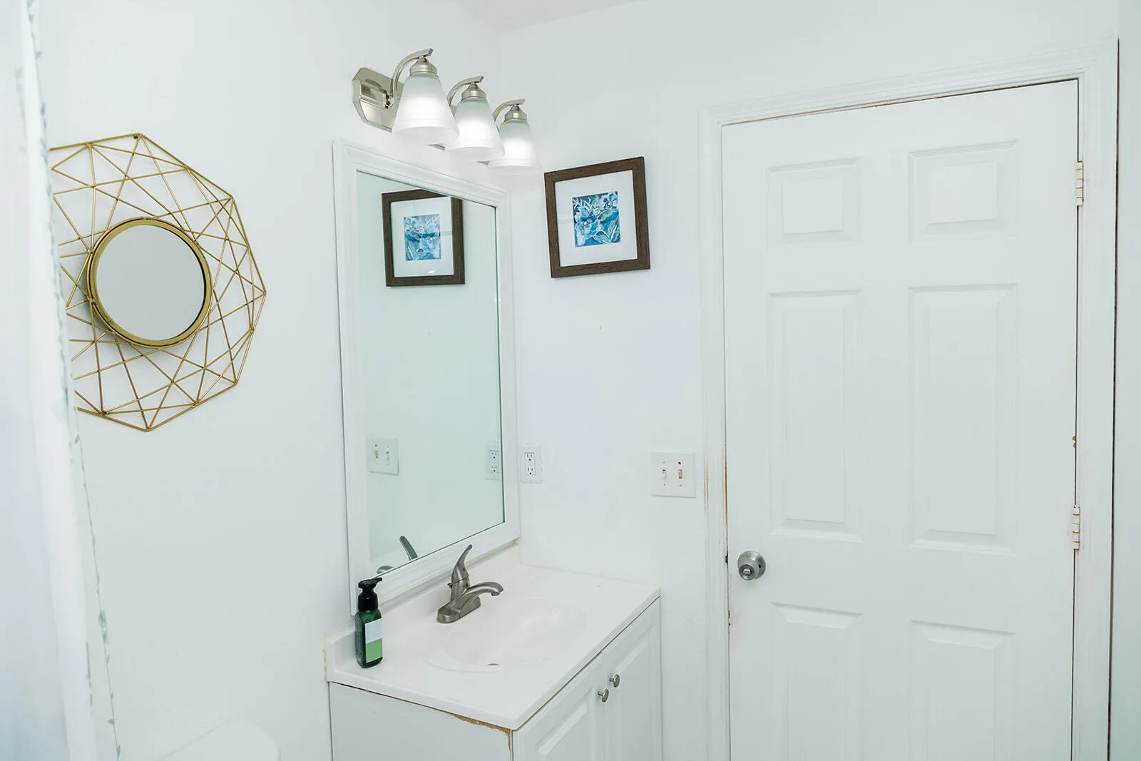 5701 AZALEA Circle
