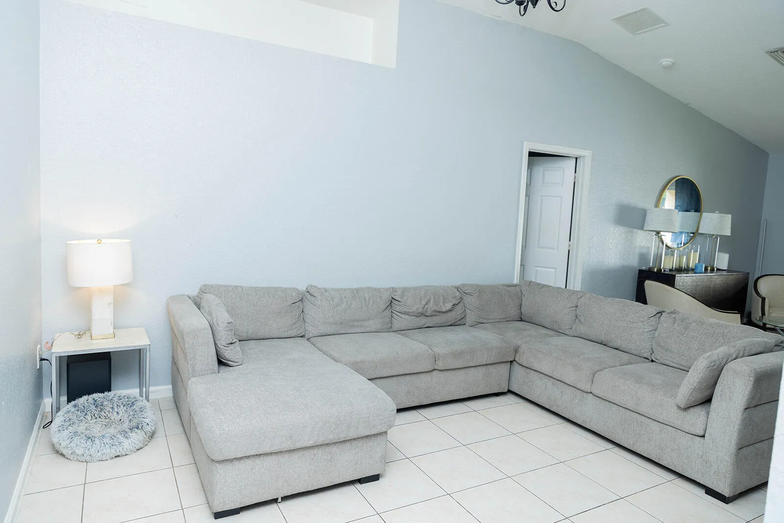 5701 AZALEA Circle