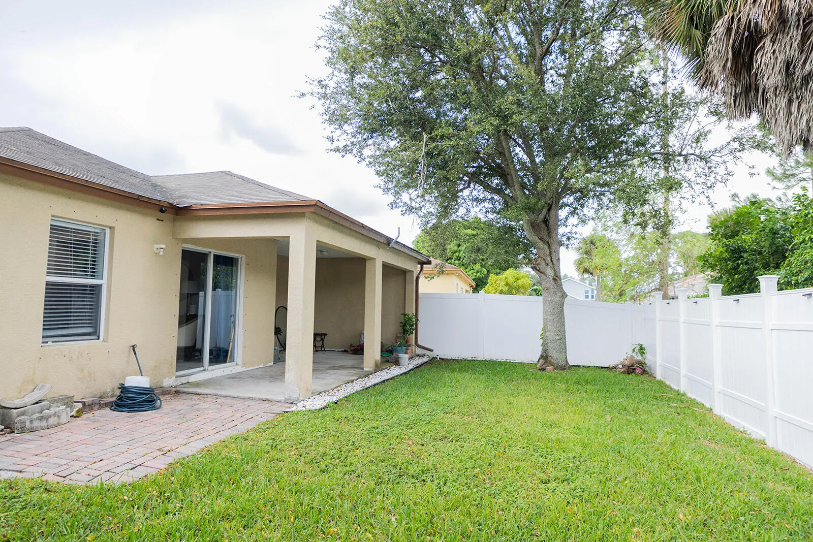 5701 AZALEA Circle