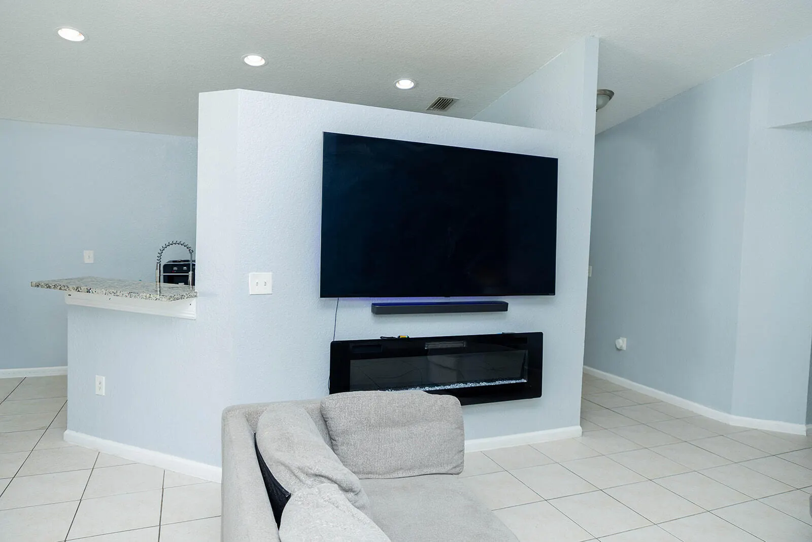 5701 AZALEA Circle