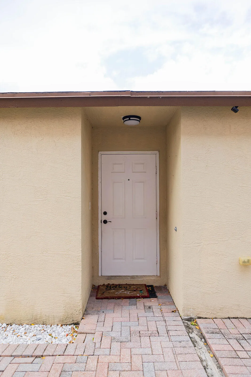 5701 AZALEA Circle