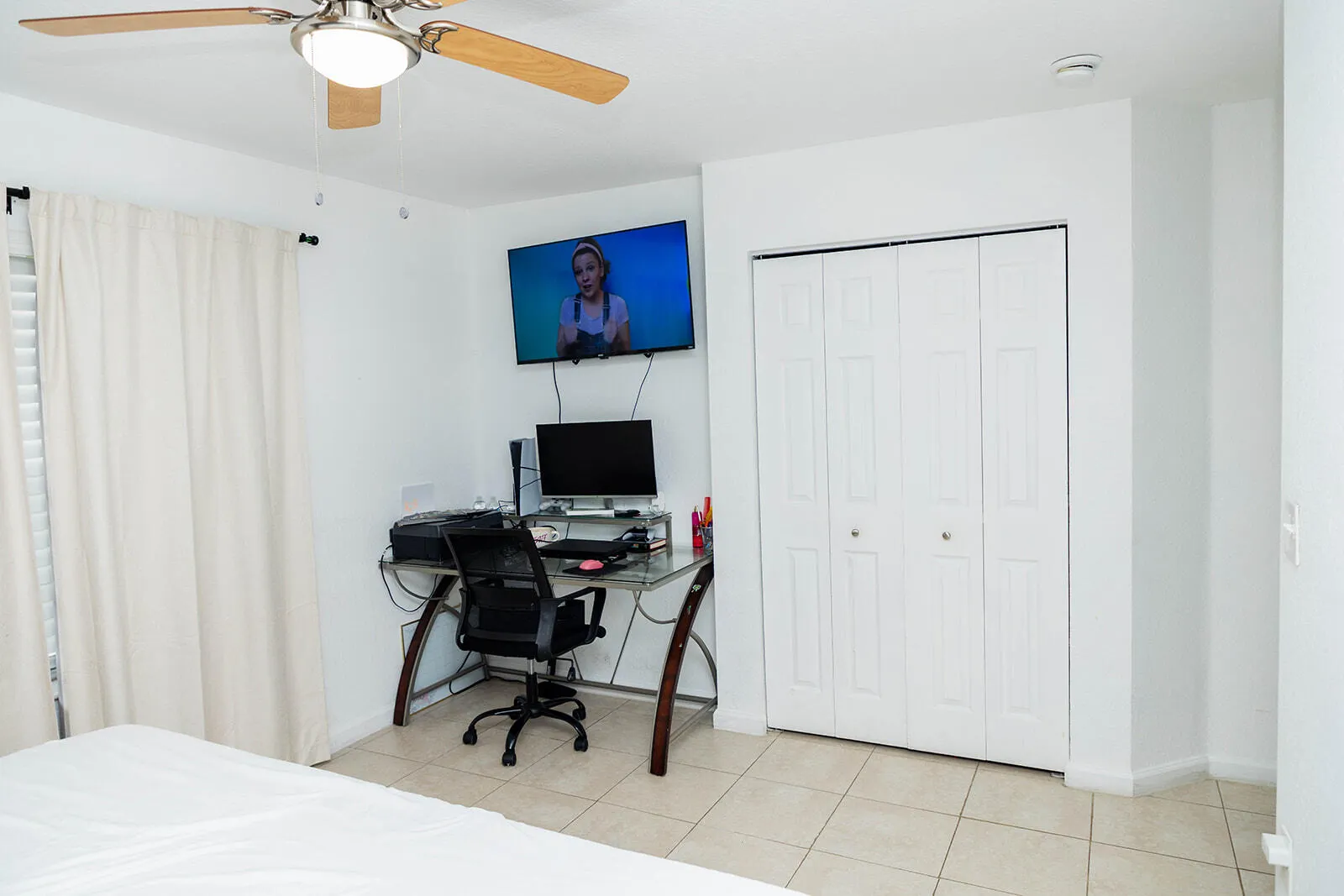 5701 AZALEA Circle