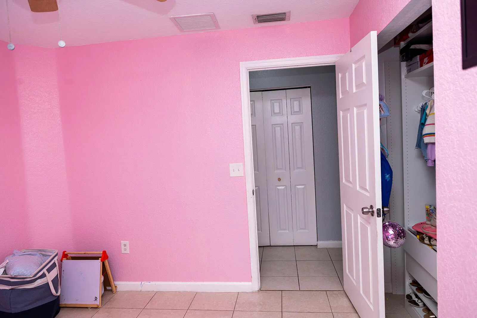 5701 AZALEA Circle