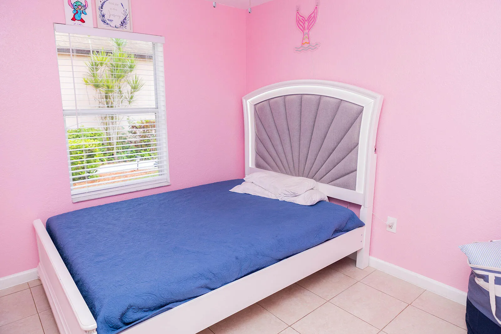 5701 AZALEA Circle