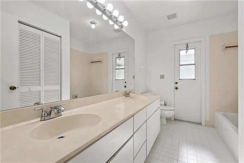 4536 NW 51ST Street