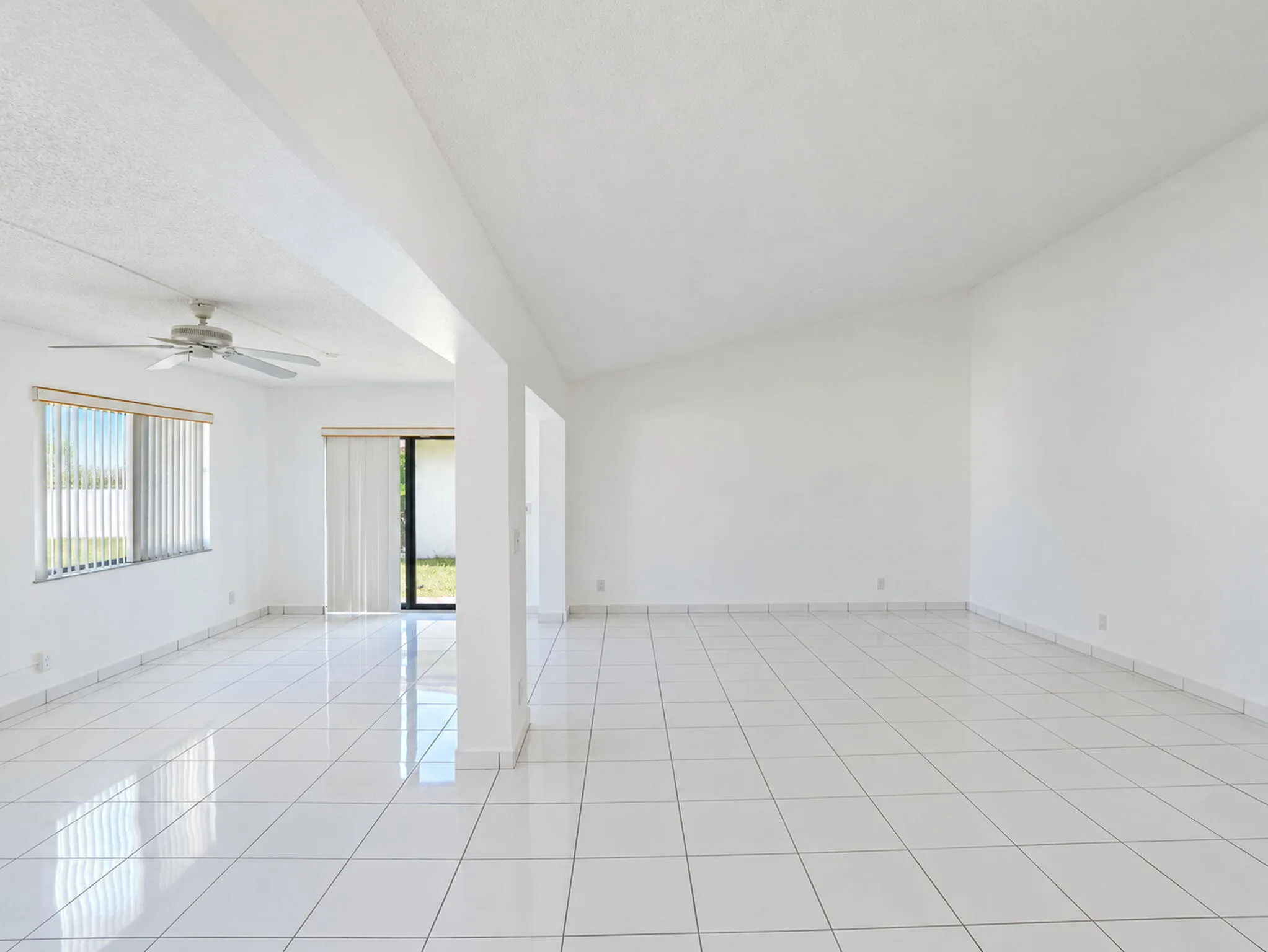 2079 SW 16TH Circle
