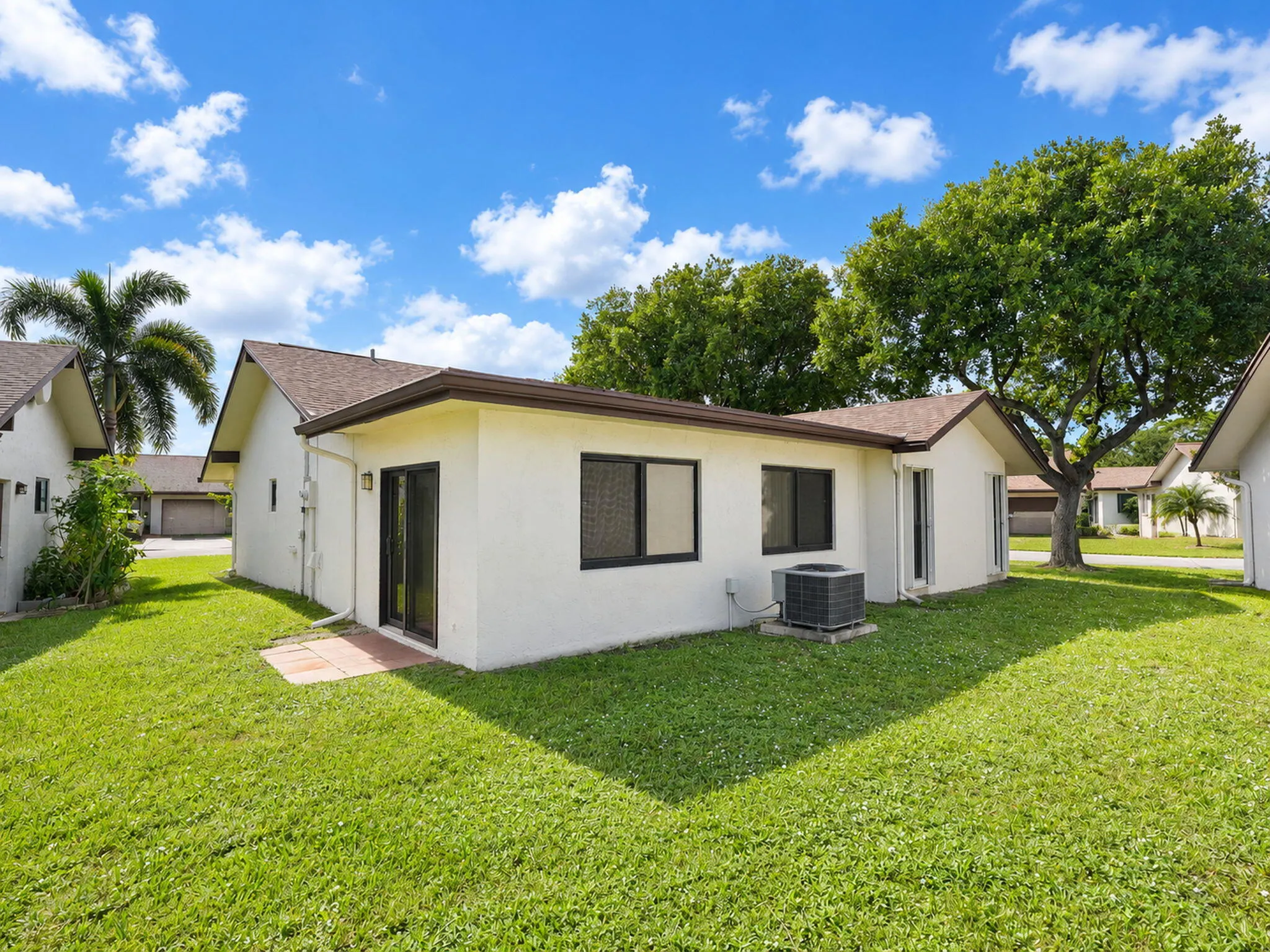 2079 SW 16TH Circle