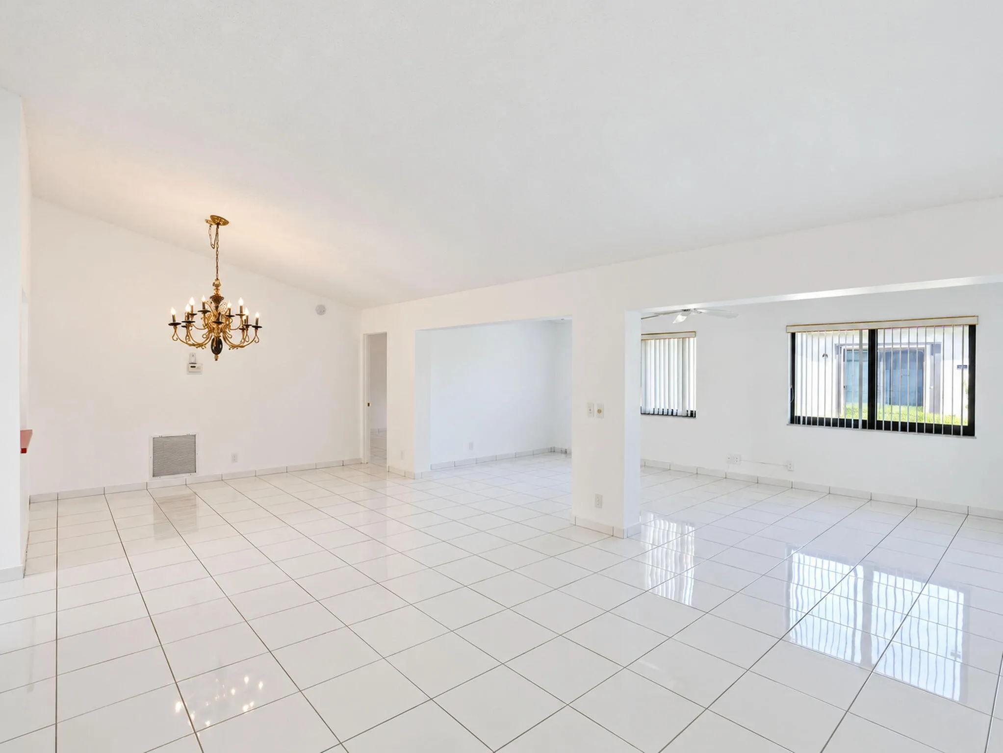 2079 SW 16TH Circle