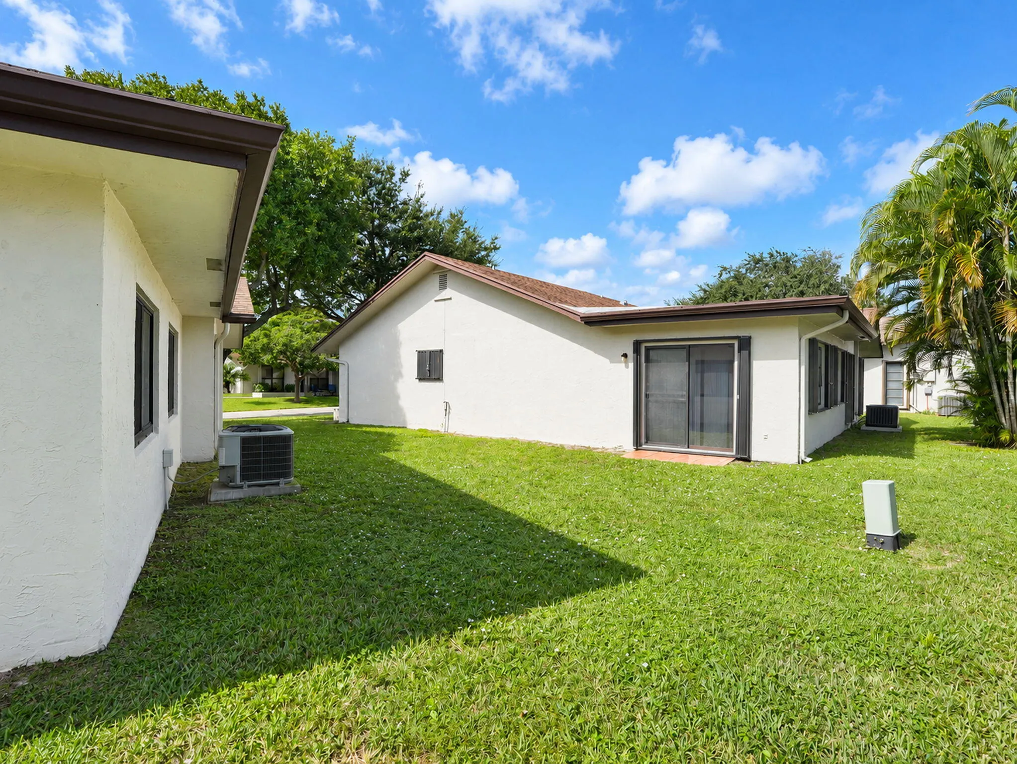 2079 SW 16TH Circle