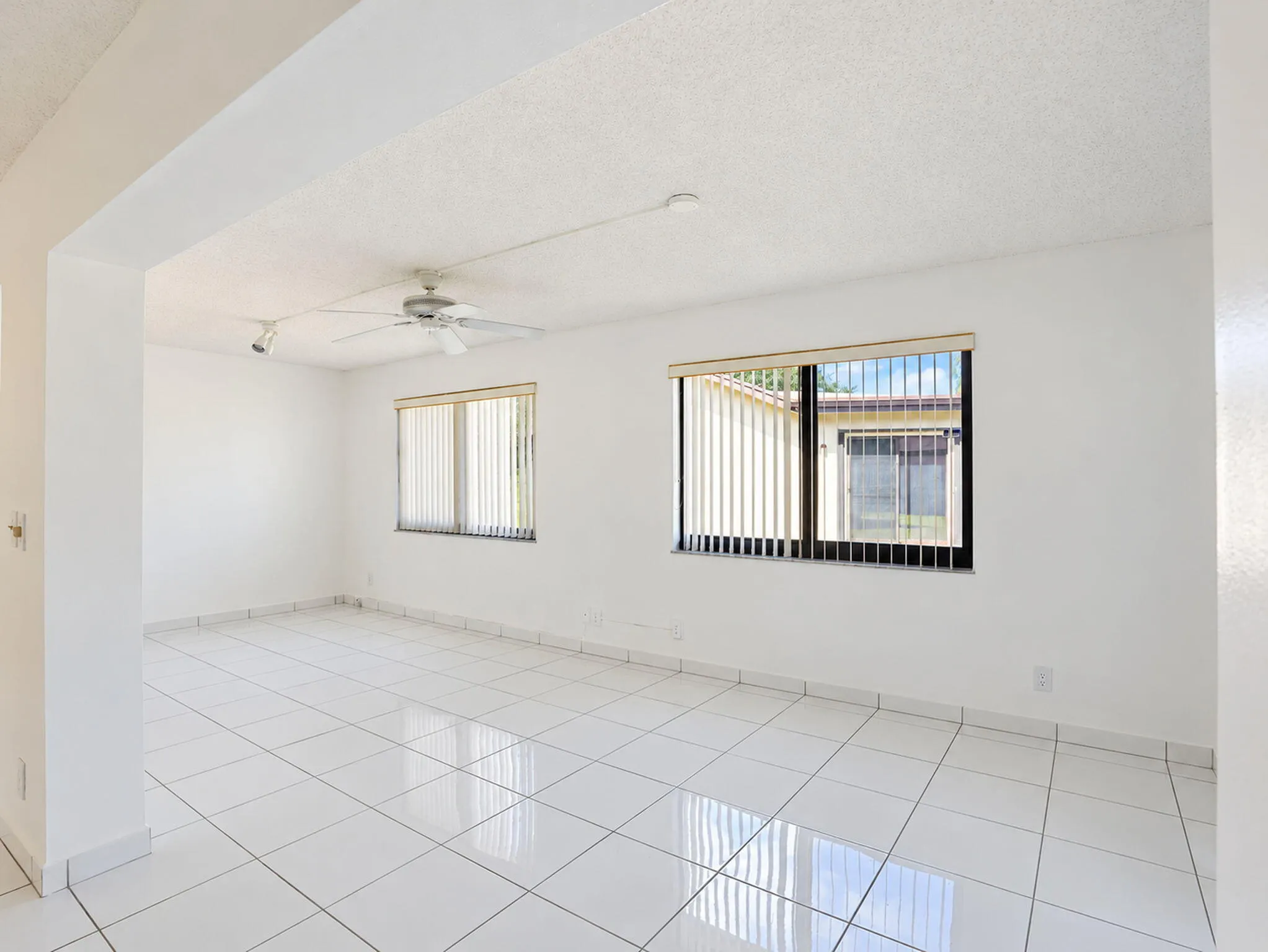 2079 SW 16TH Circle