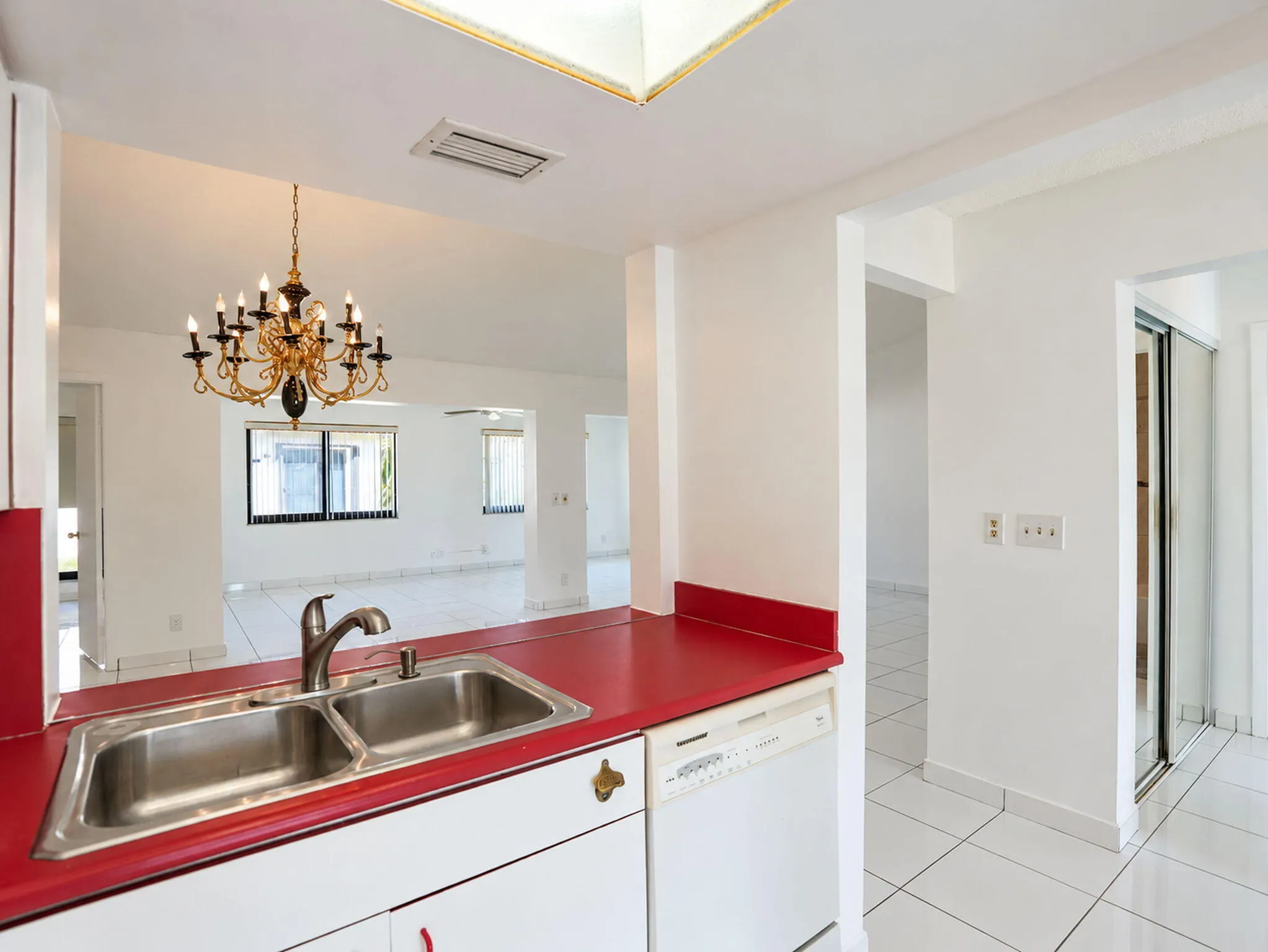 2079 SW 16TH Circle