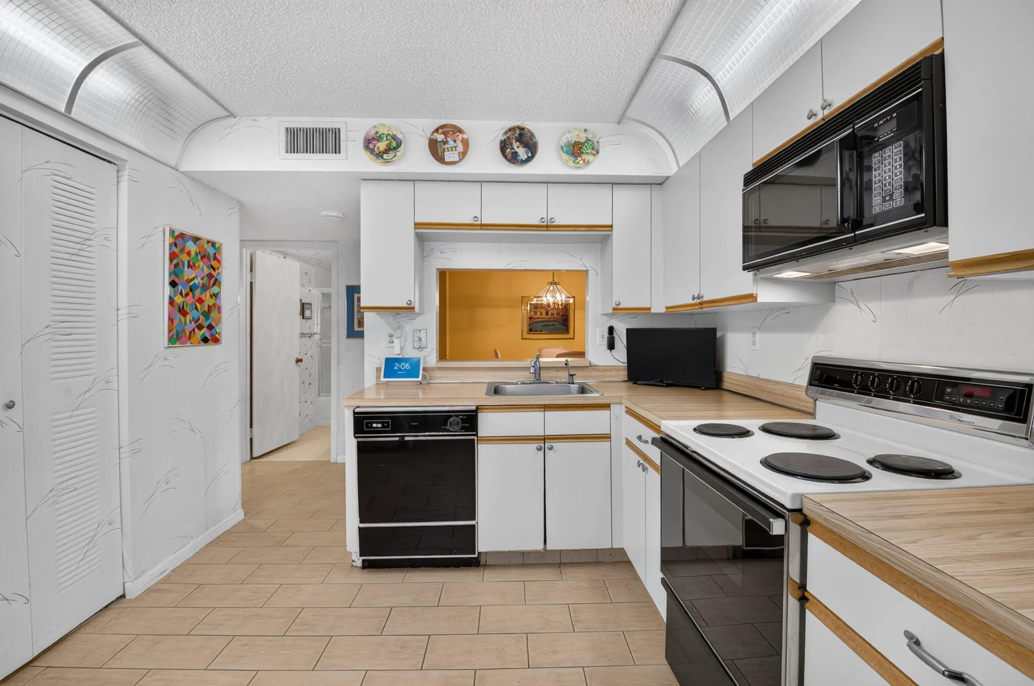 15301 PEMBRIDGE Avenue #45