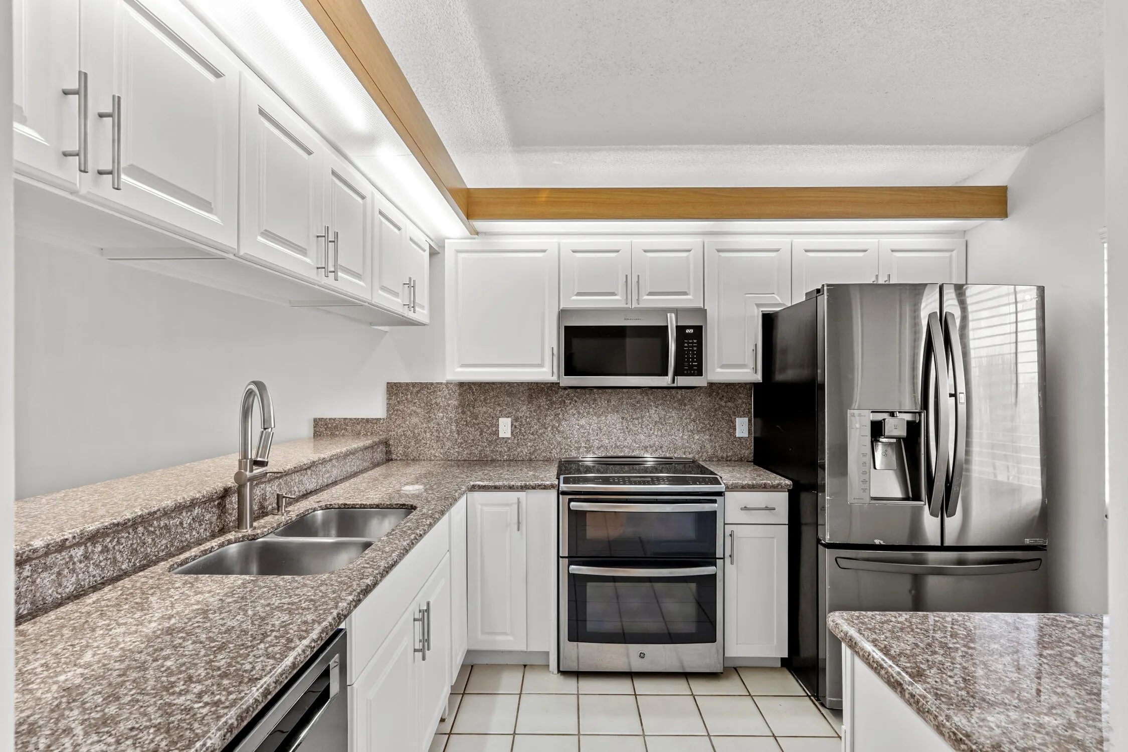 601 SEAFARER Circle #405