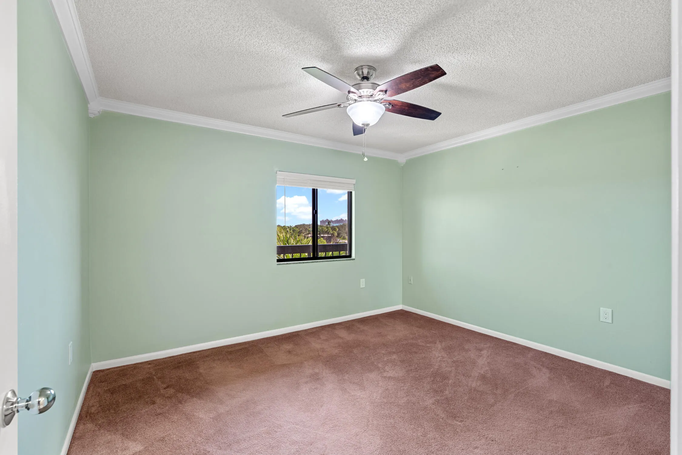 601 SEAFARER Circle #405