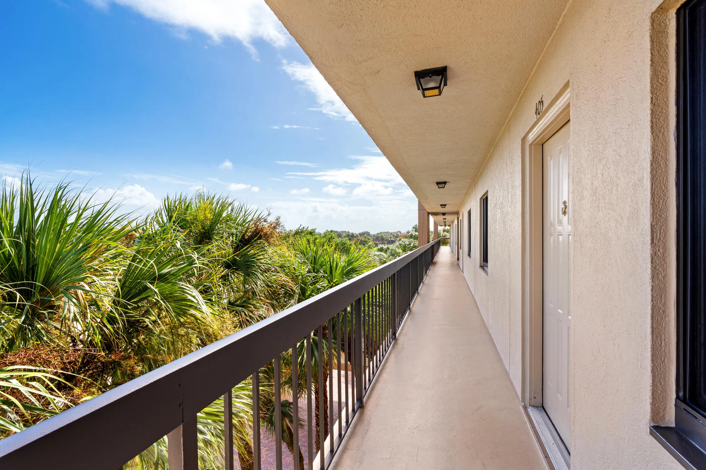 601 SEAFARER Circle #405
