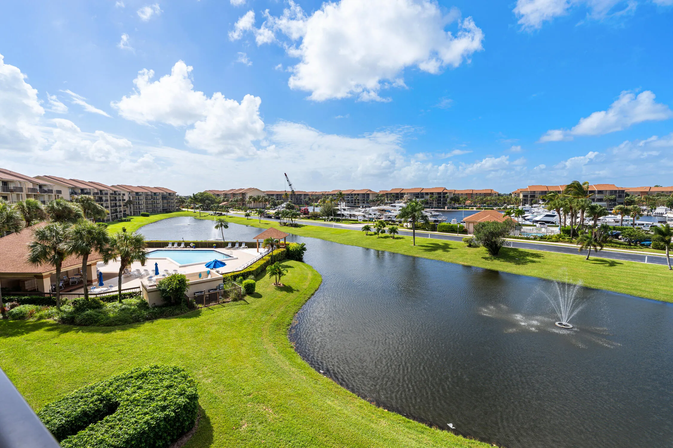 601 SEAFARER Circle #405