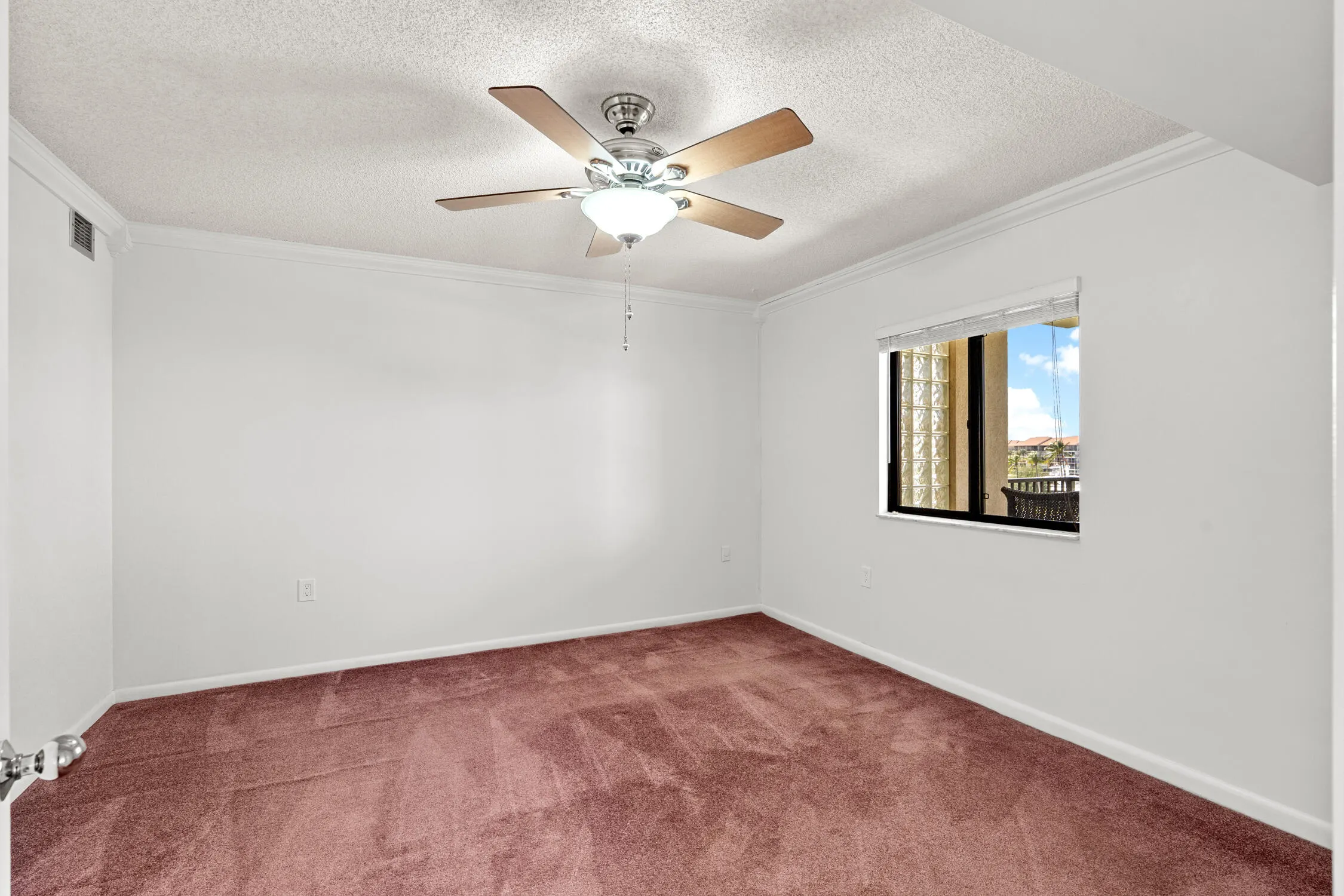 601 SEAFARER Circle #405